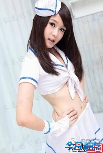 赵本山女儿妞妞近照曝光 穿水手服秀小蛮腰