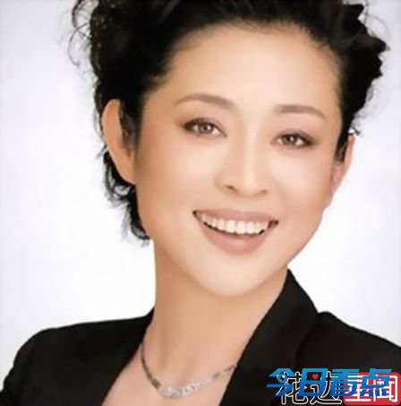 55岁倪萍承认打美容针：太疼受罪不见效